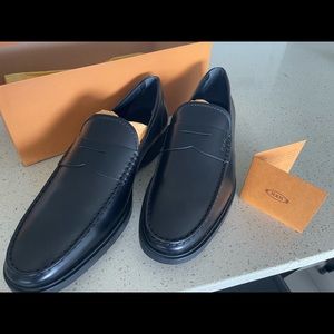 Tod's men's leather loafer black